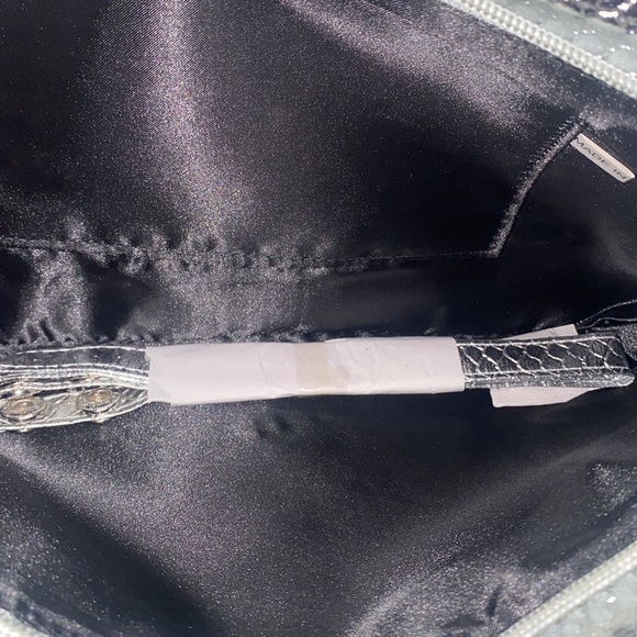 NWOT Unbranded Envelope Clutch - Picture 2 of 2